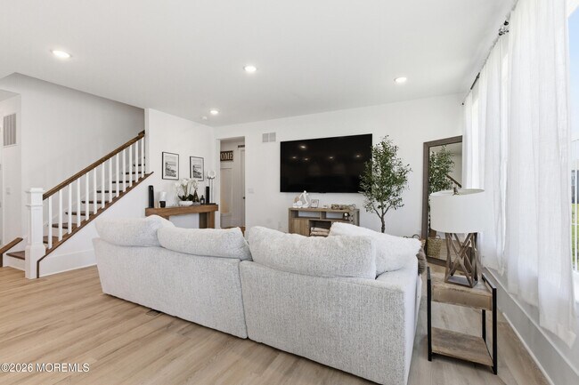 Building Photo - 10 Carlisle Ct