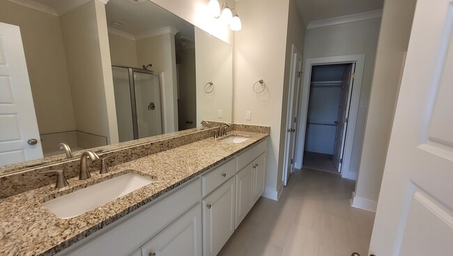 Building Photo - Brand New home in Zachary!