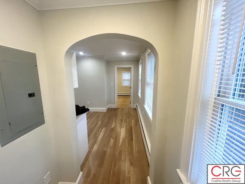 Building Photo - 190 3rd St