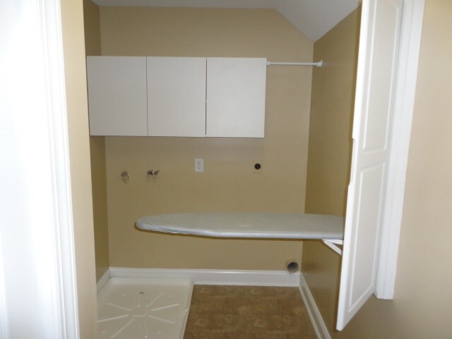 Building Photo - 1417 Flemming House St