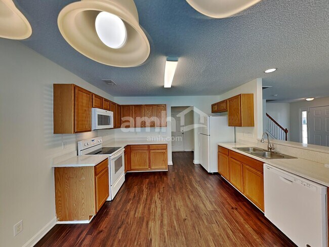 Building Photo - 183 Everett Park Dr