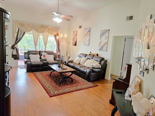 Building Photo - 5 Heather Trace Dr