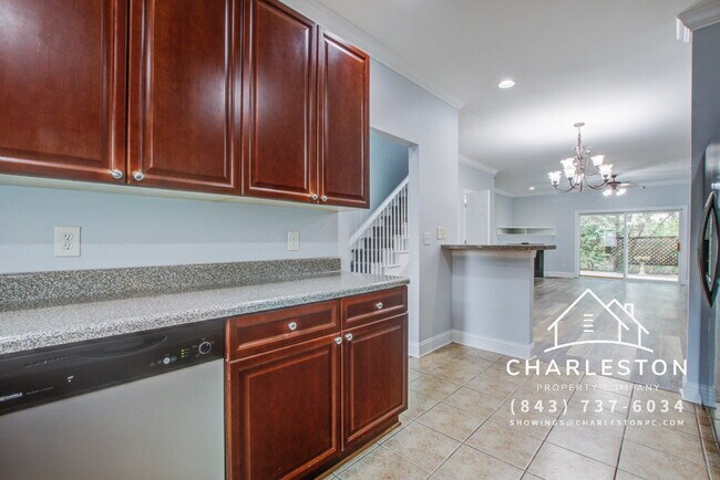 Building Photo - 4902 Lake Palmetto Ln