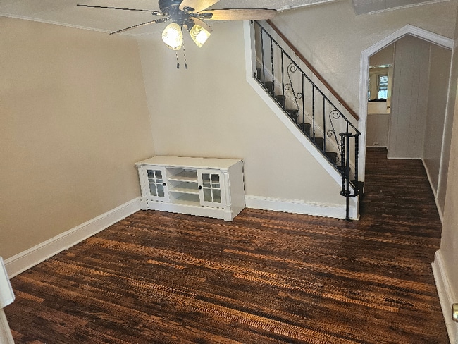Building Photo - 305 Buttonwood St