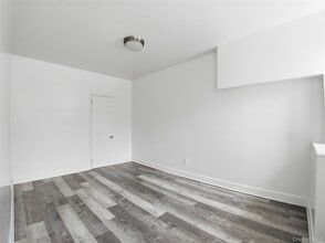 Building Photo - 762 Brady Ave