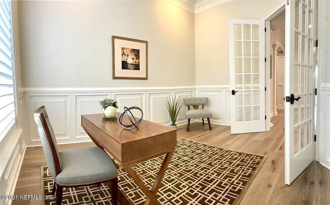 Building Photo - 2456 Den St