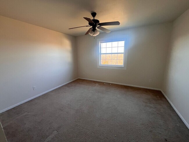 Building Photo - 16785 Huntington Ln