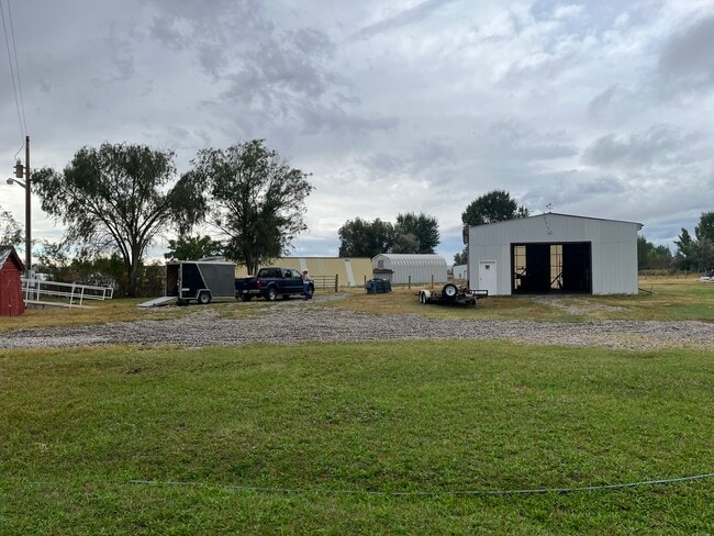 Building Photo - 1639 17 Mile Rd