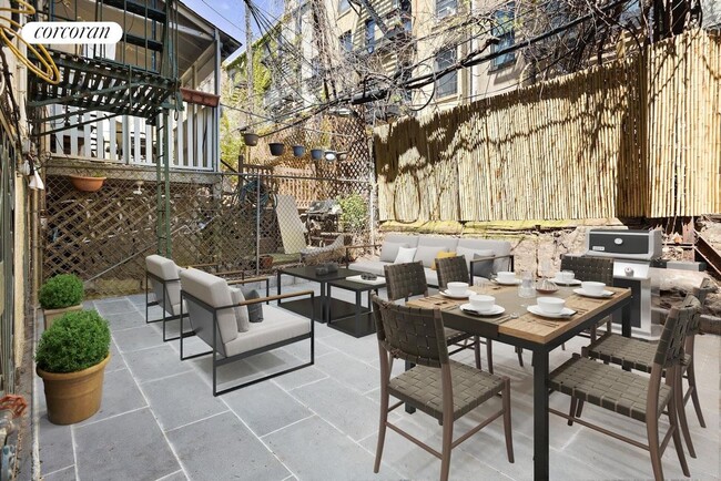 Building Photo - 415 3rd St