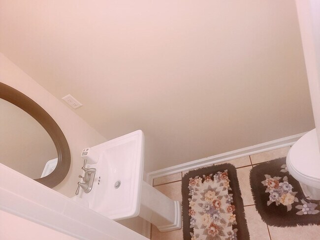 Building Photo - 2372 Orvis St