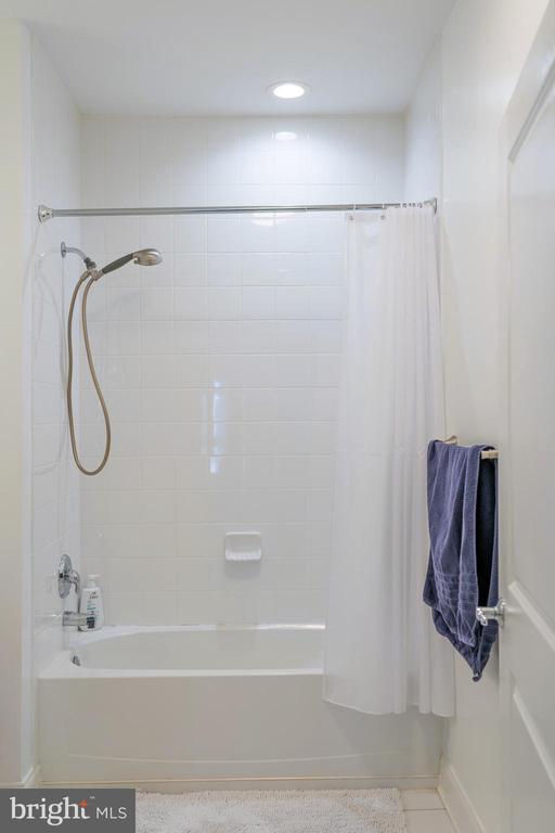 Building Photo - 2350 NJ-33