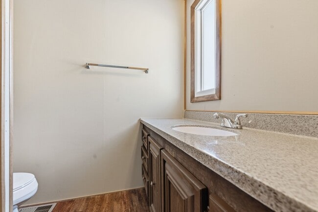 Building Photo - Cambridge City Gem