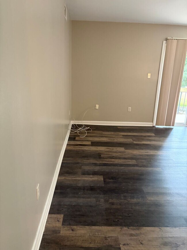 Building Photo - REMODELED NW RALEIGH 3 BEDROOM CONDO IN MARTINIQUE--SWIMMING POOL- UPDATED PRIMARY BATHROOM