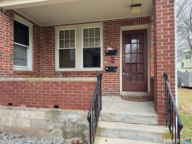 Building Photo - 297 Park St