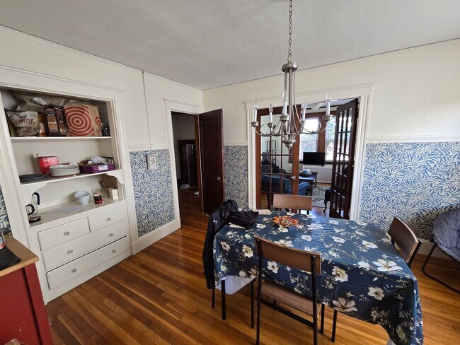 Building Photo - Comfortable 3-Bedroom Living with Outdoor Retreat in Brighton