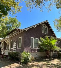 Building Photo - SPACIOUS ONE BEDROOM IN MIDTOWN!!