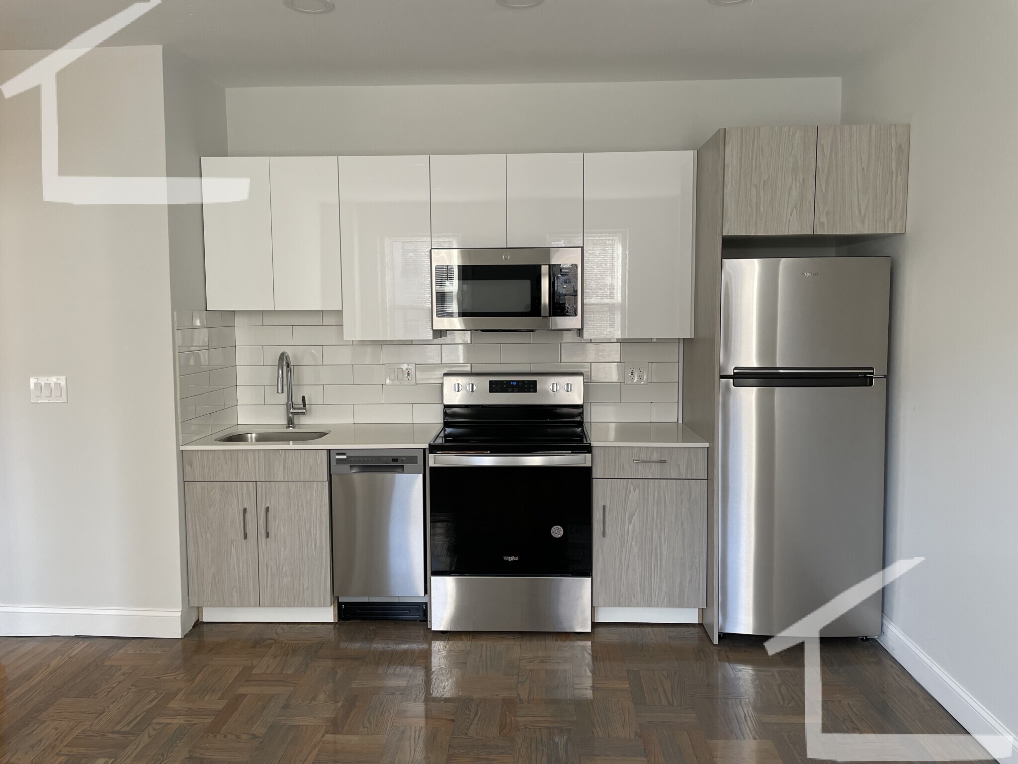 Building Photo - 20 Queensberry St