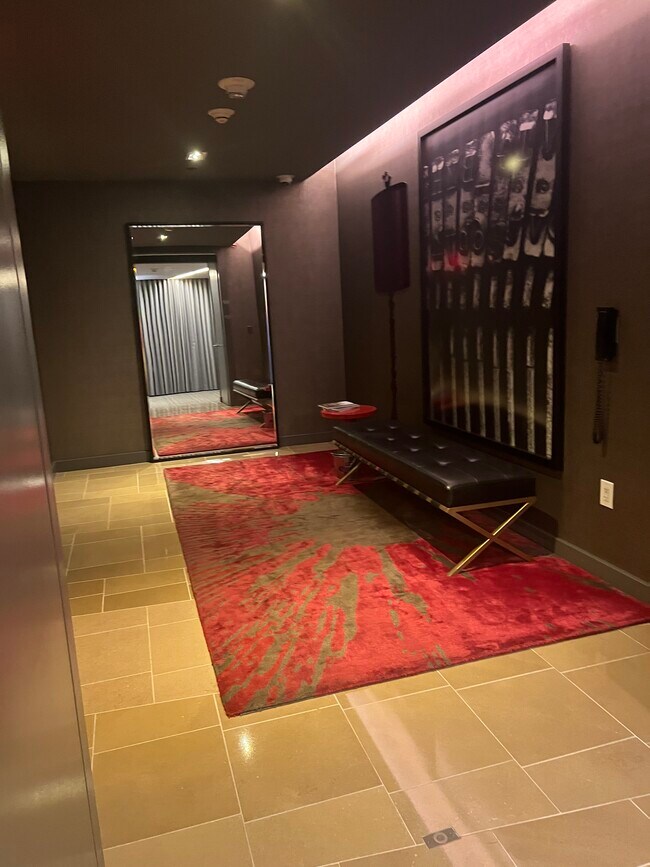 Building Photo - 6250 Hollywood Blvd