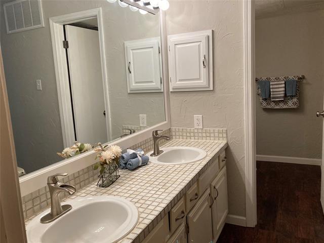 Building Photo - 18240 Midway Rd