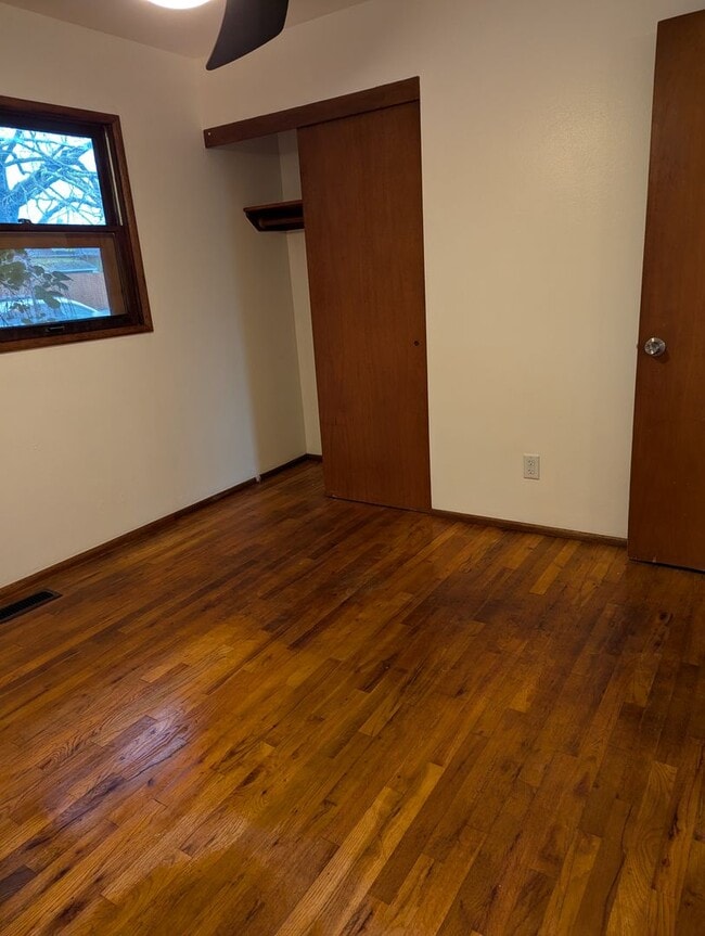 Building Photo - Freshly Updated 3 Bedroom 1 bath Home with Garage, Fenced Yard & Pet Friendly!