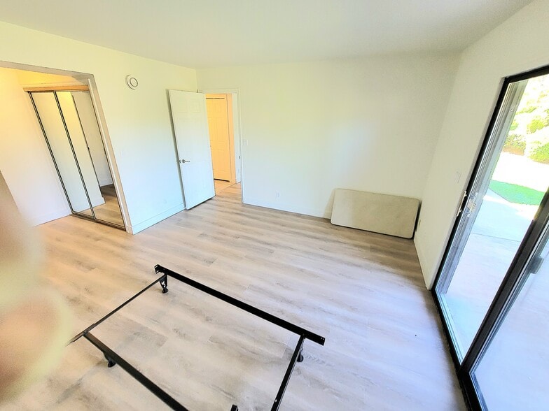 Building Photo - 300 W 2025 S