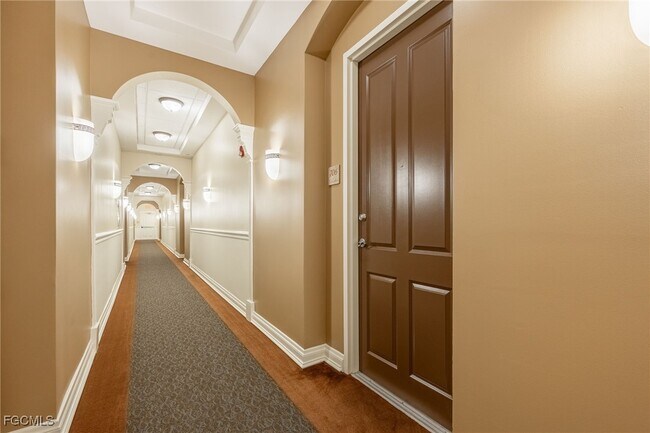 Building Photo - 2825 Palm Beach Blvd