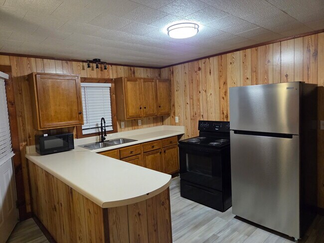 Building Photo - 2-112 Max Cloyd Ln