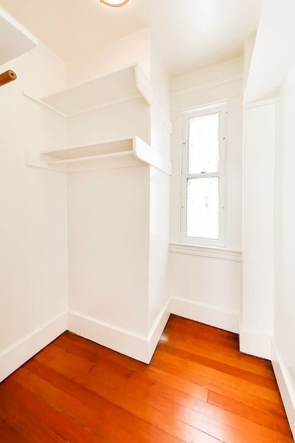 Building Photo - 860 Bush St