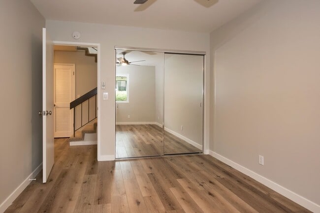 Building Photo - Completely Renovated 2 Bedroom / 1.5 Bath ...