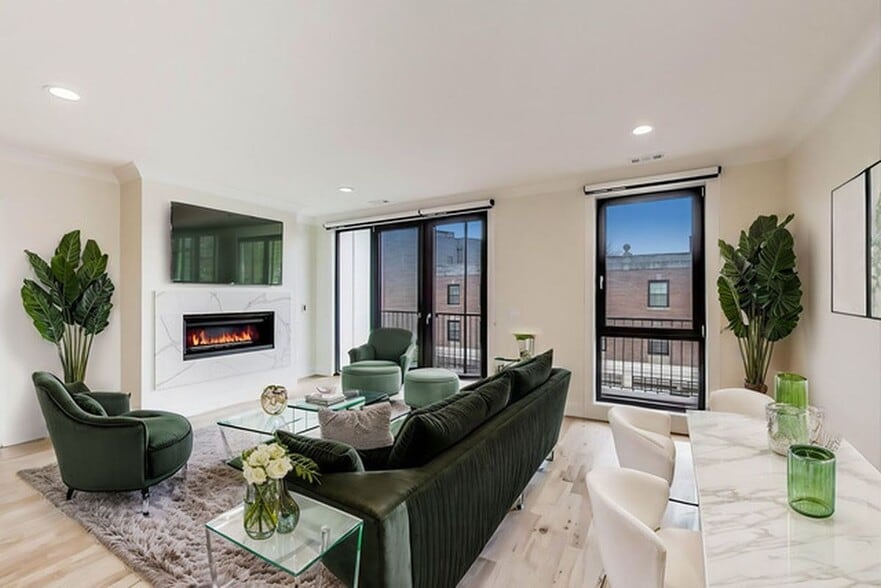 Building Photo - 5015 N Lincoln Ave