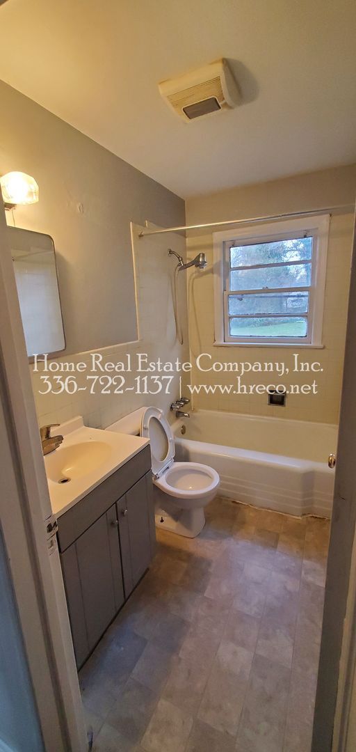 Building Photo - 3907 Indiana Ave