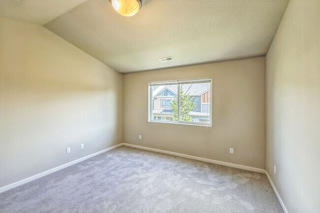 Building Photo - 2501 Carson Loop