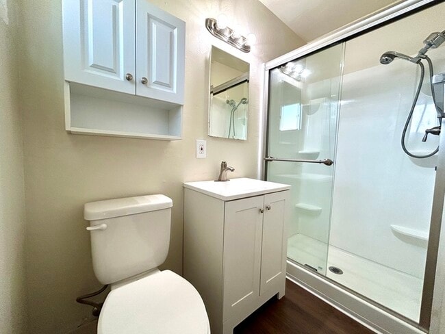 Building Photo - Beautiful 3 bedroom 2 Bathroom For Rent in...