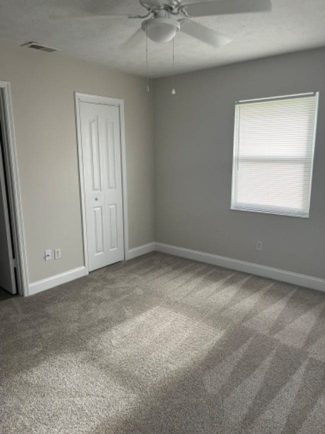 Building Photo - Updated 2/2 in Indian River Estates