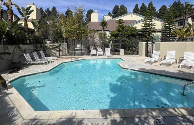 Building Photo - 3230 Caminito Eastbluff