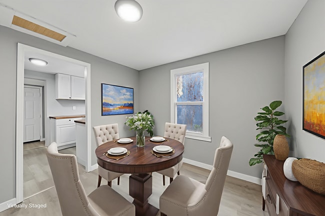 Building Photo - 228 E Siebenthaler Ave