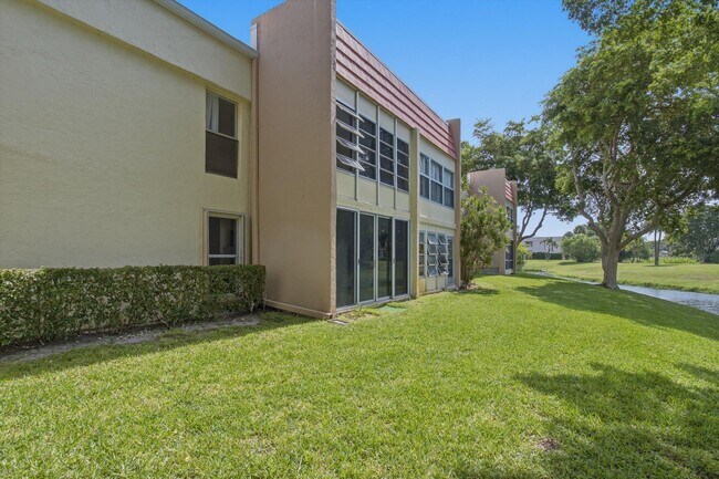 Building Photo - 2800 Fiore Way