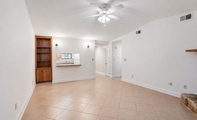 Building Photo - 4777 Leah Ln