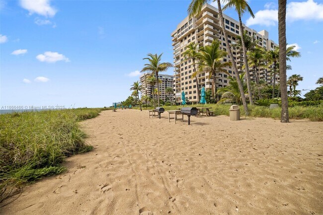 Building Photo - 5000 N Ocean Blvd