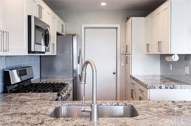 Building Photo - 206 Avenida Adobe
