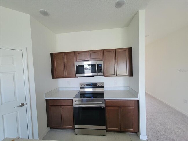 Building Photo - 1346 Normandy Dr