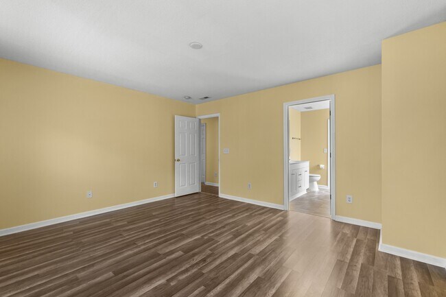 Building Photo - 100 Henson Pl