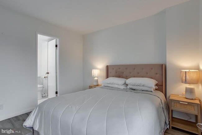 Building Photo - 203 Yoakum Pkwy