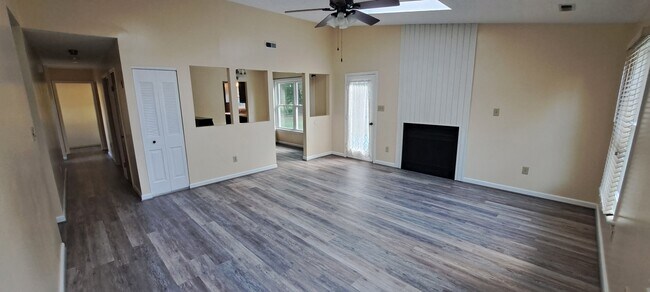 Building Photo - 1392 Big Bethel Rd