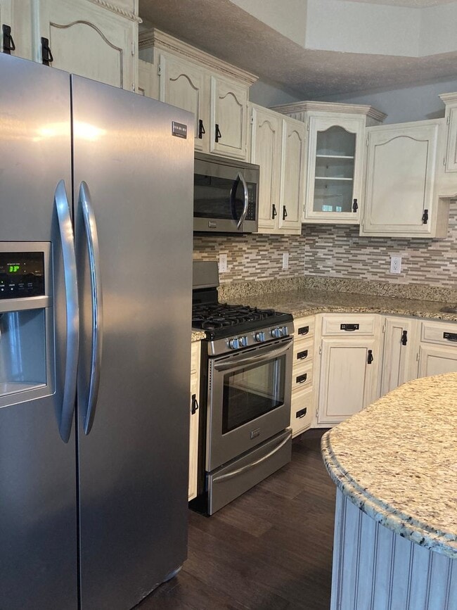 Building Photo - The Village at Pine Valley