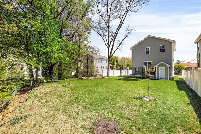 Building Photo - 30 Groveland Ave