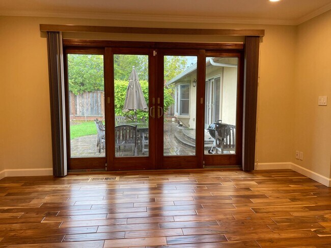 Building Photo - SUNNYVALE - Sunnyvale Updated 4-Bed, 2-Bat...