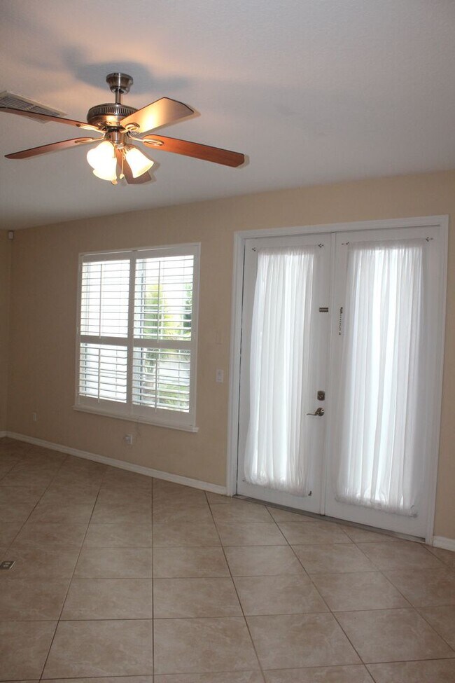 Building Photo - WOW-WATER & ELECTRICITY-INCLUDED IN RENT! MOVE IN JUNE! FANTASTIC 3x2.5 WITH 2 CAR GARAGE!!