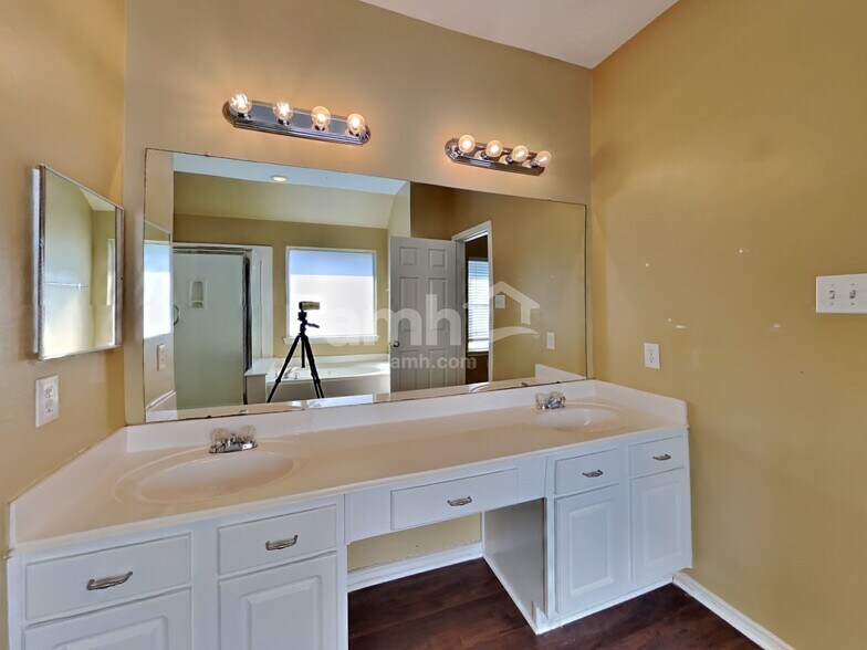 Building Photo - 149 Bristol Bend Ln