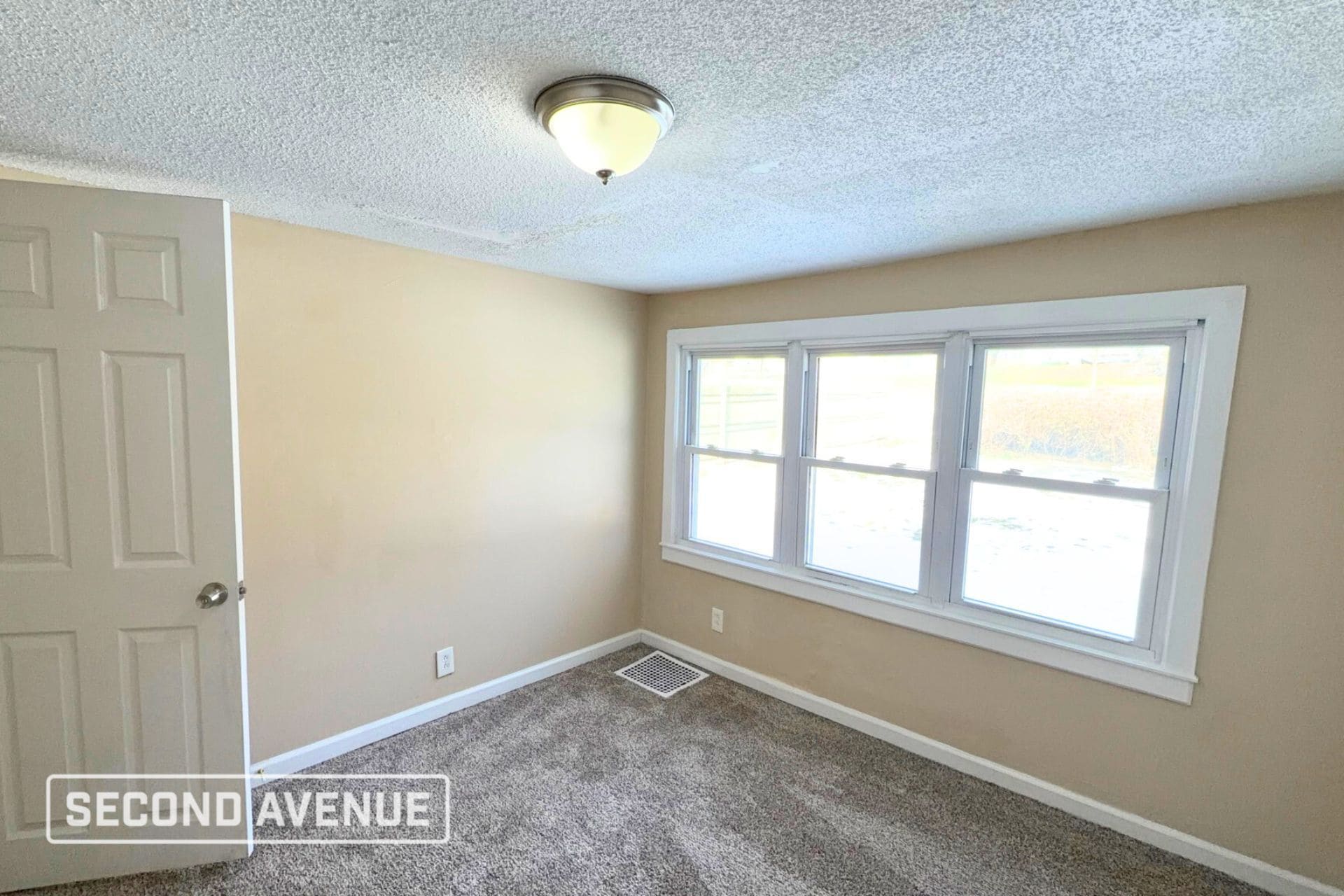 Building Photo - 3700 Coronado Dr